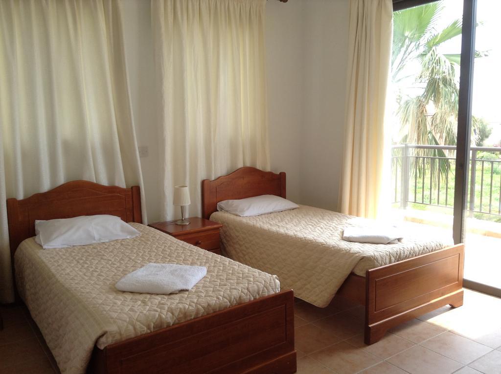Aura Holiday Villas Пафос Экстерьер фото