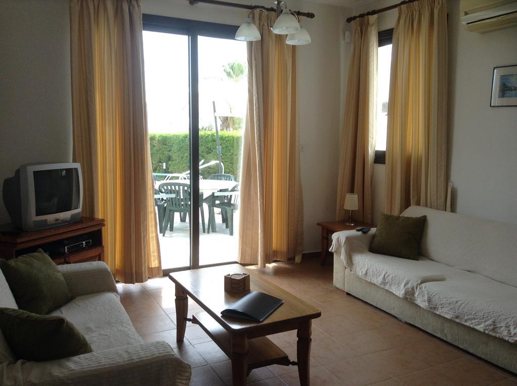 Aura Holiday Villas Пафос Номер фото